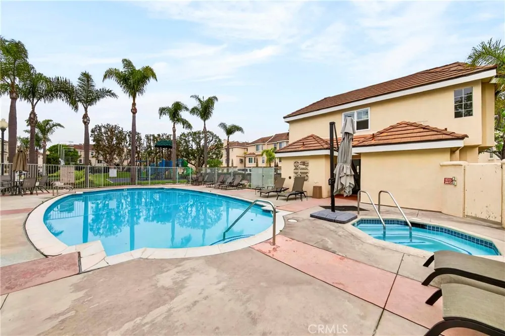 2825 Plaza Del Amo #102 Torrance, CA 90503