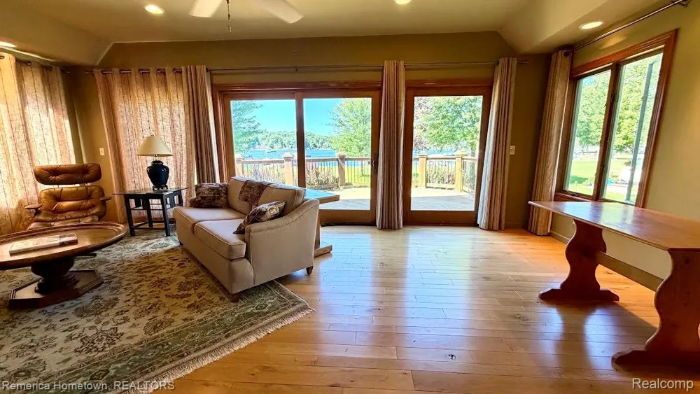5737 Mabley Hill Road Hartland Township, MI 48430