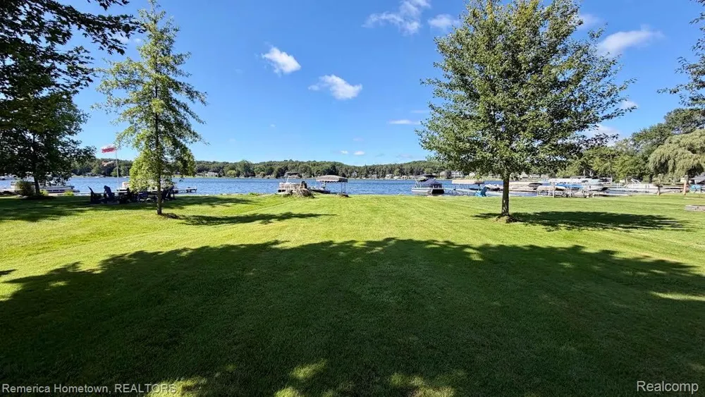 5737 Mabley Hill Road Hartland Township, MI 48430