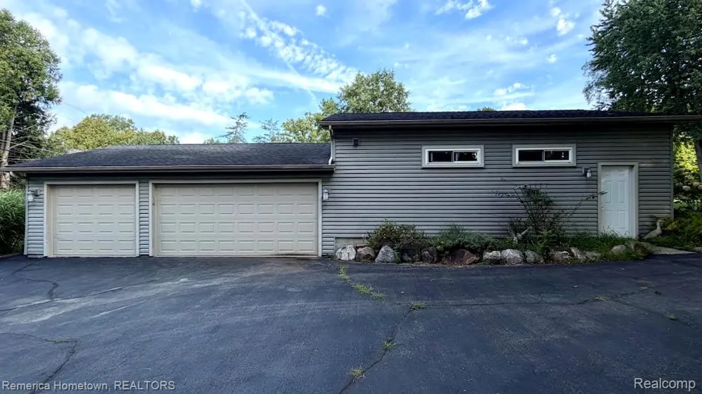 5737 Mabley Hill Road Hartland Township, MI 48430