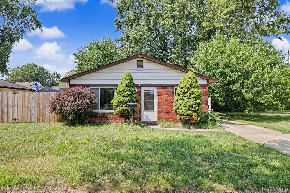 5846 WESTLAKE STREET Taylor City, MI 48180