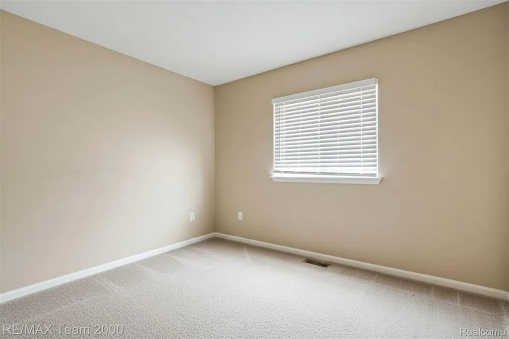 5846 WESTLAKE STREET Taylor City, MI 48180