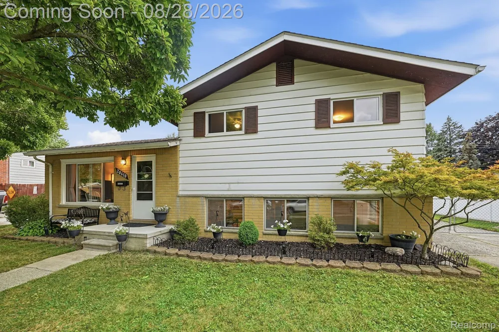 20410 Dubois Street Clinton Charter Township, MI 48035