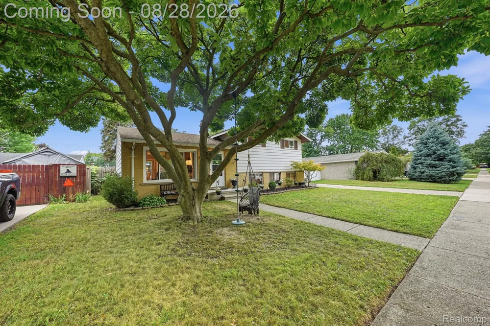 20410 Dubois Street Clinton Charter Township, MI 48035