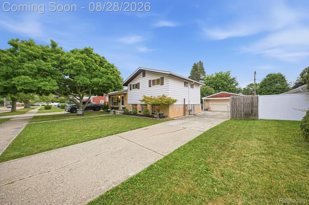 20410 Dubois Street Clinton Charter Township, MI 48035