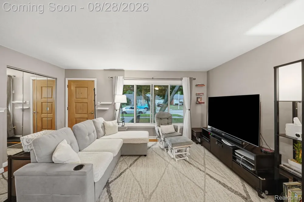20410 Dubois Street Clinton Charter Township, MI 48035