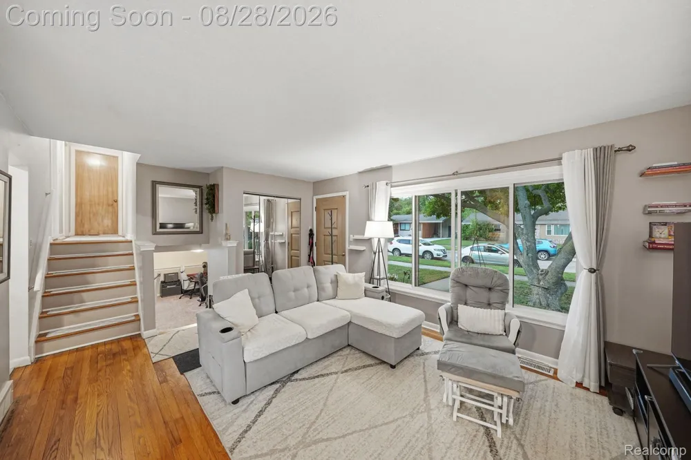20410 Dubois Street Clinton Charter Township, MI 48035