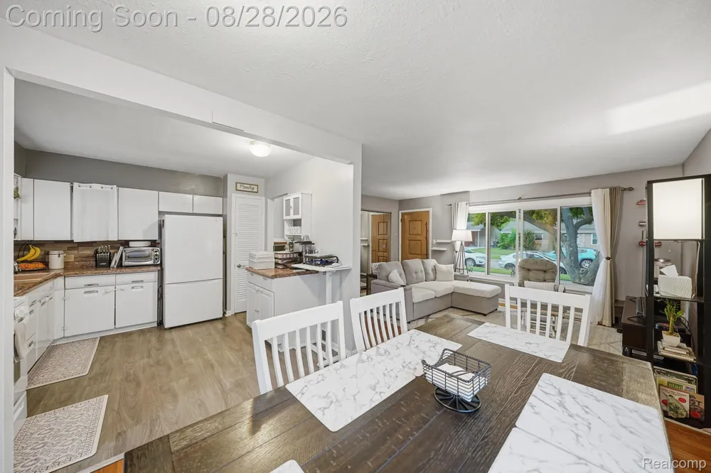 20410 Dubois Street Clinton Charter Township, MI 48035