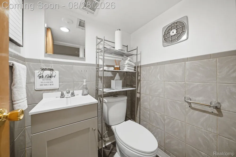 20410 Dubois Street Clinton Charter Township, MI 48035
