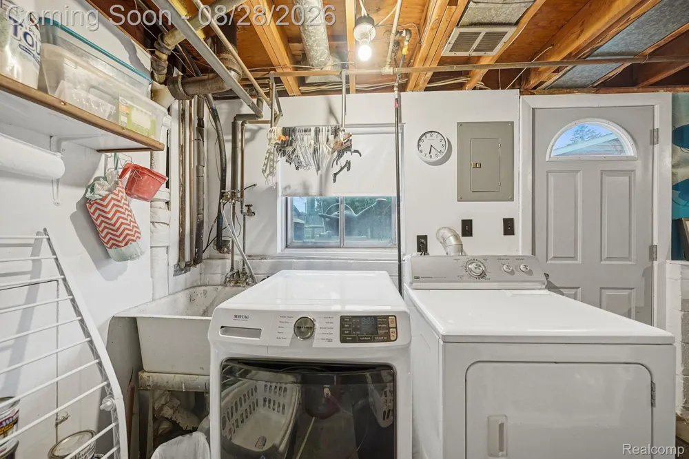 20410 Dubois Street Clinton Charter Township, MI 48035