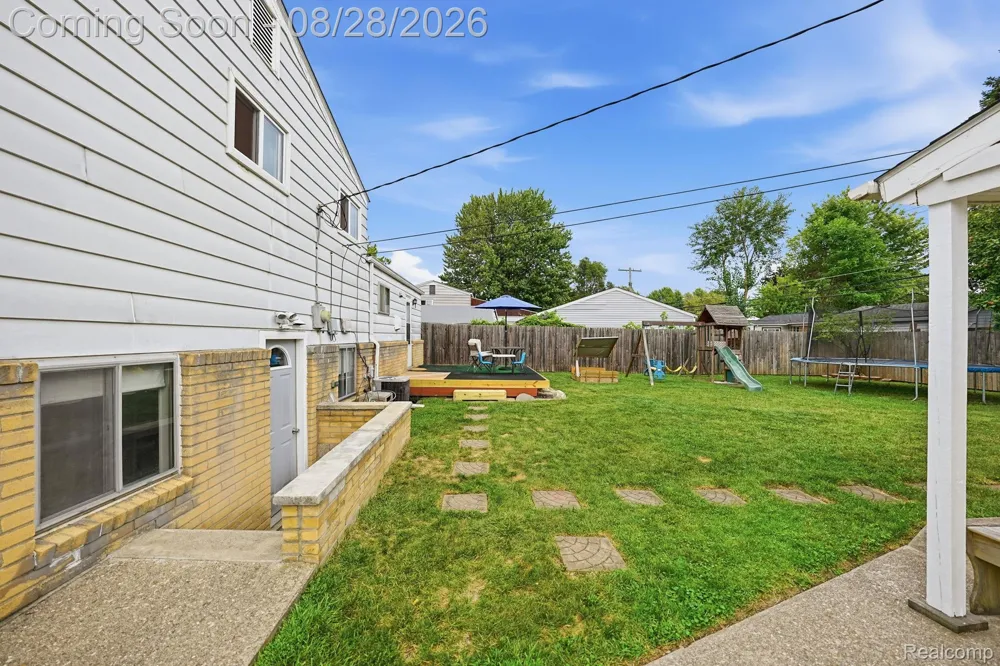 20410 Dubois Street Clinton Charter Township, MI 48035