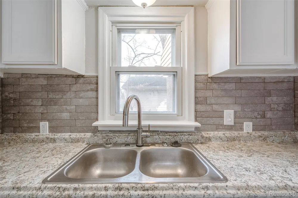 5961 Marvin Street Taylor City, MI 48180