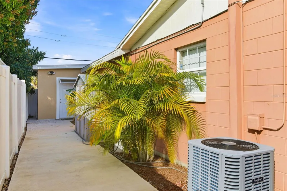 4914 HOLIDAY DRIVE Tampa, FL 33615
