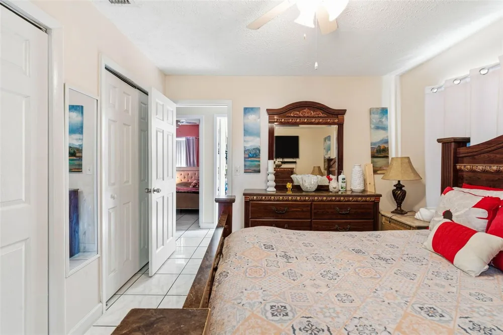 4914 HOLIDAY DRIVE Tampa, FL 33615