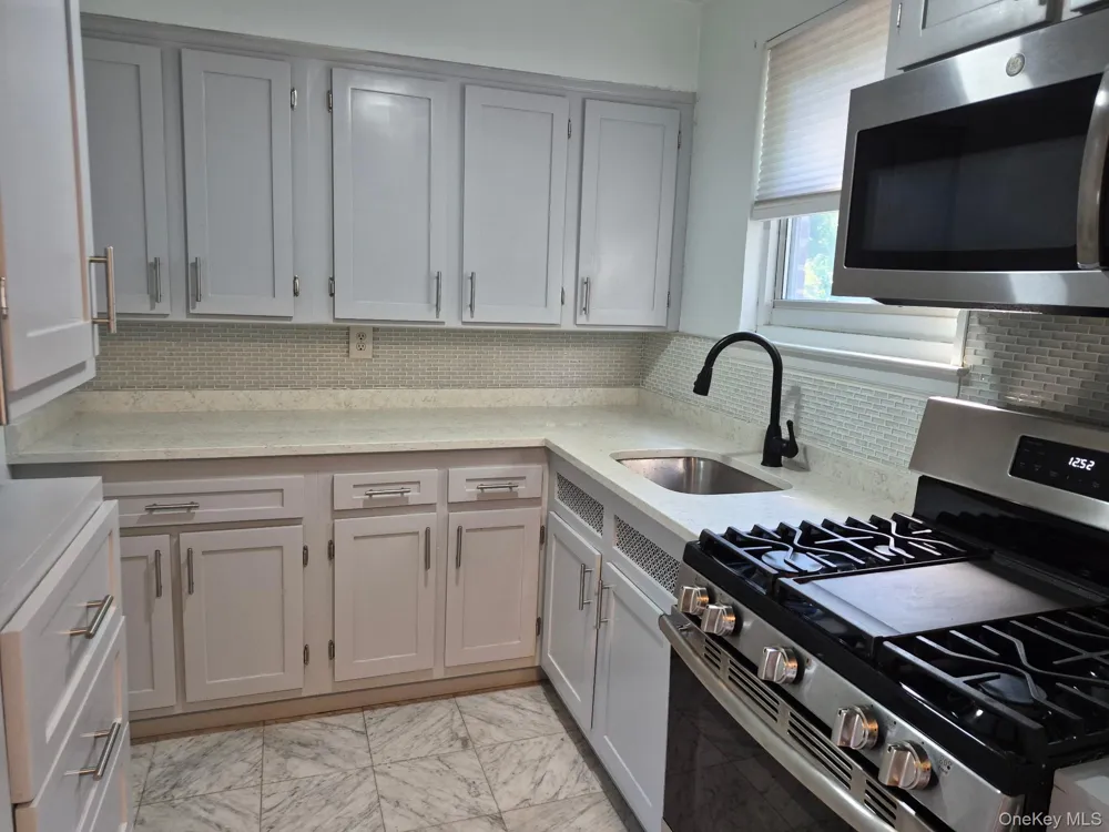 90 Spruce Street #2B Yonkers, NY 10701