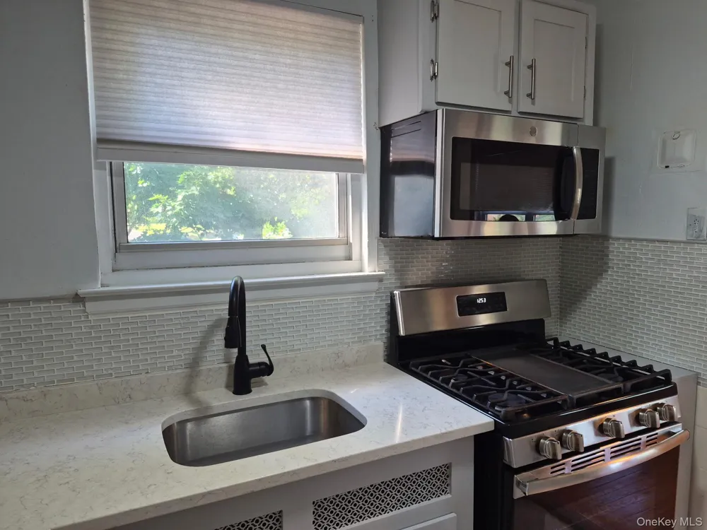 90 Spruce Street #2B Yonkers, NY 10701