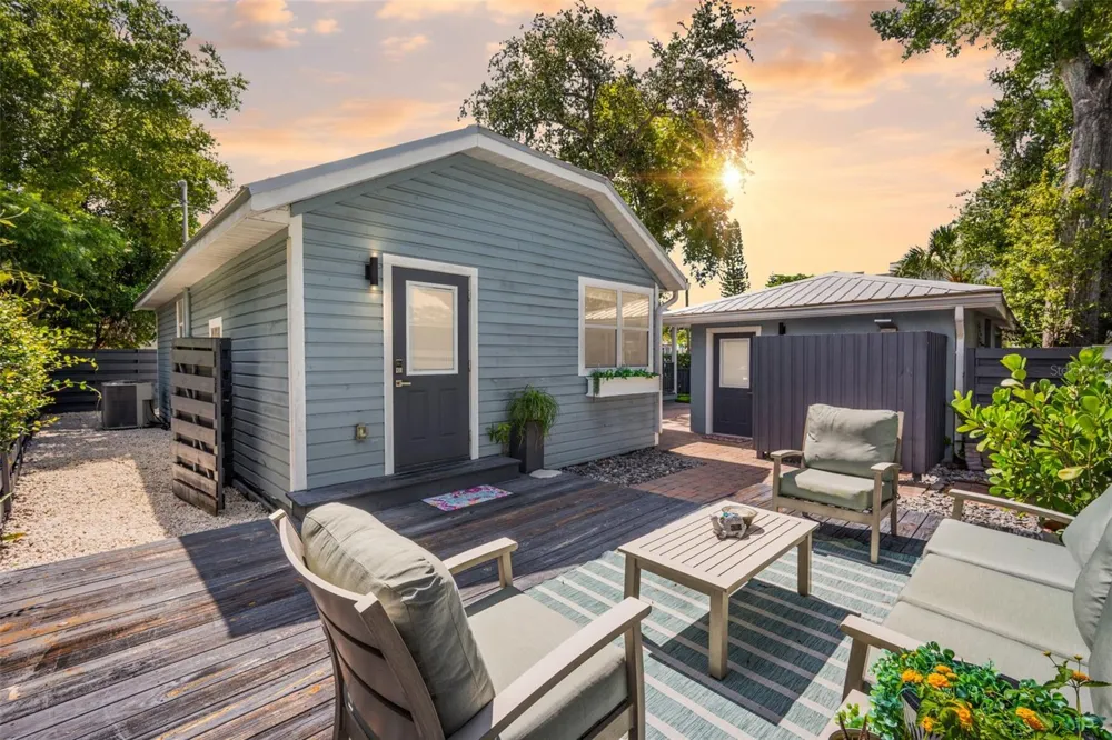 1841 LAUREL STREET Sarasota, FL 34236