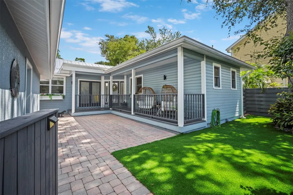 1841 LAUREL STREET Sarasota, FL 34236