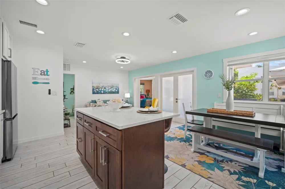 1841 LAUREL STREET Sarasota, FL 34236