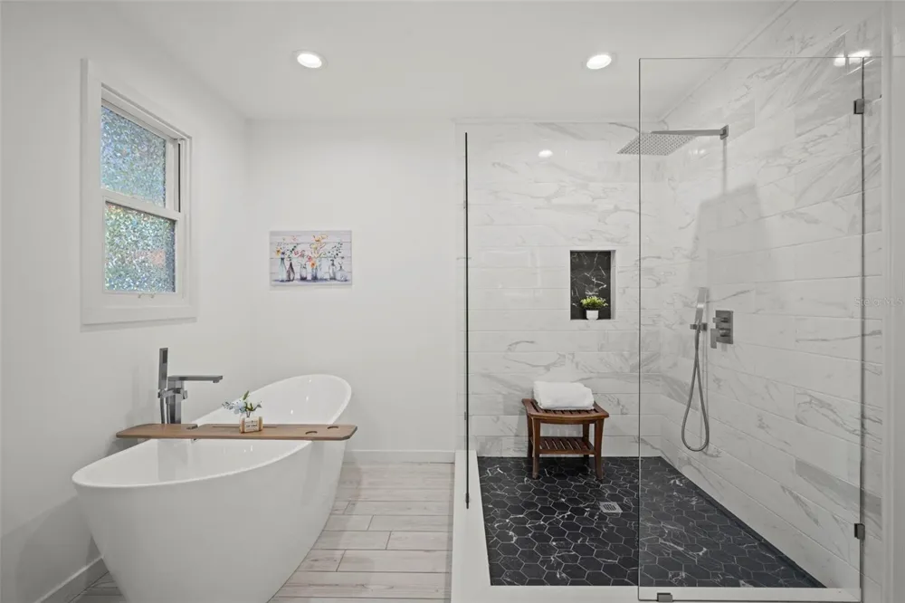 1841 LAUREL STREET Sarasota, FL 34236