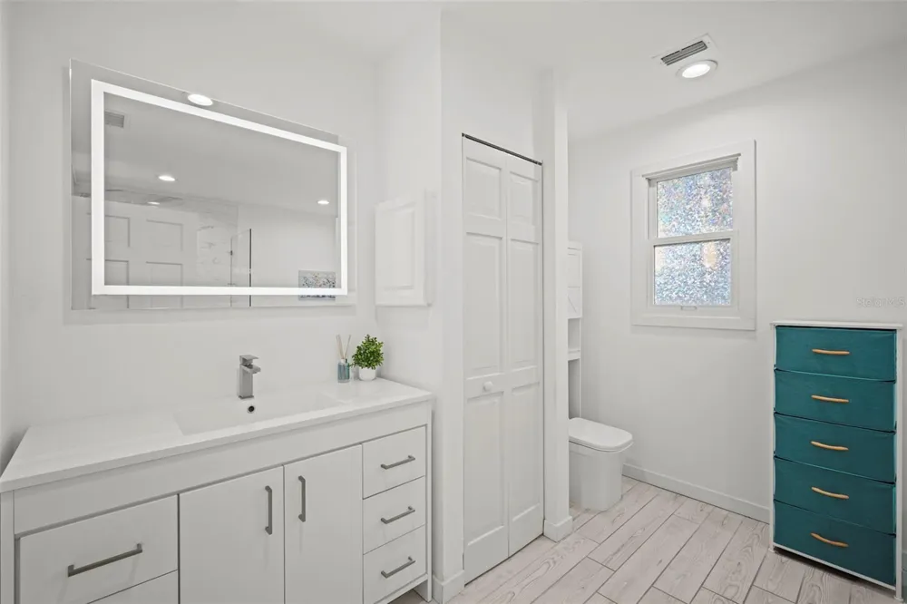 1841 LAUREL STREET Sarasota, FL 34236