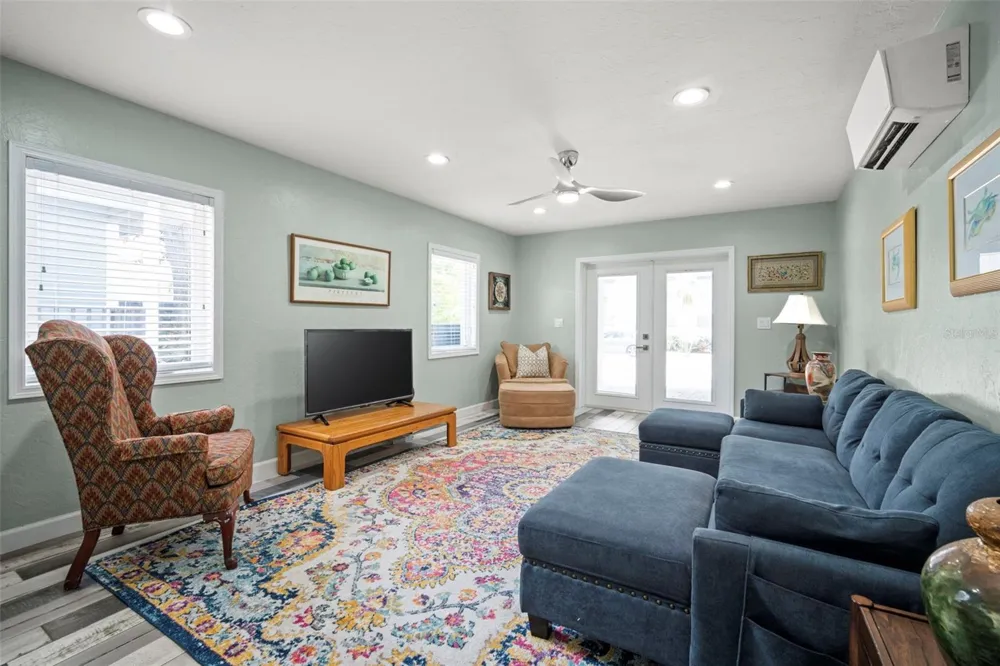 1841 LAUREL STREET Sarasota, FL 34236
