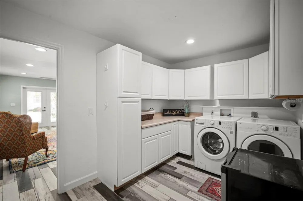 1841 LAUREL STREET Sarasota, FL 34236