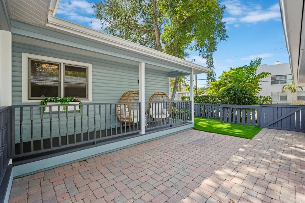 1841 LAUREL STREET Sarasota, FL 34236