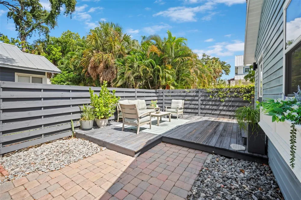 1841 LAUREL STREET Sarasota, FL 34236