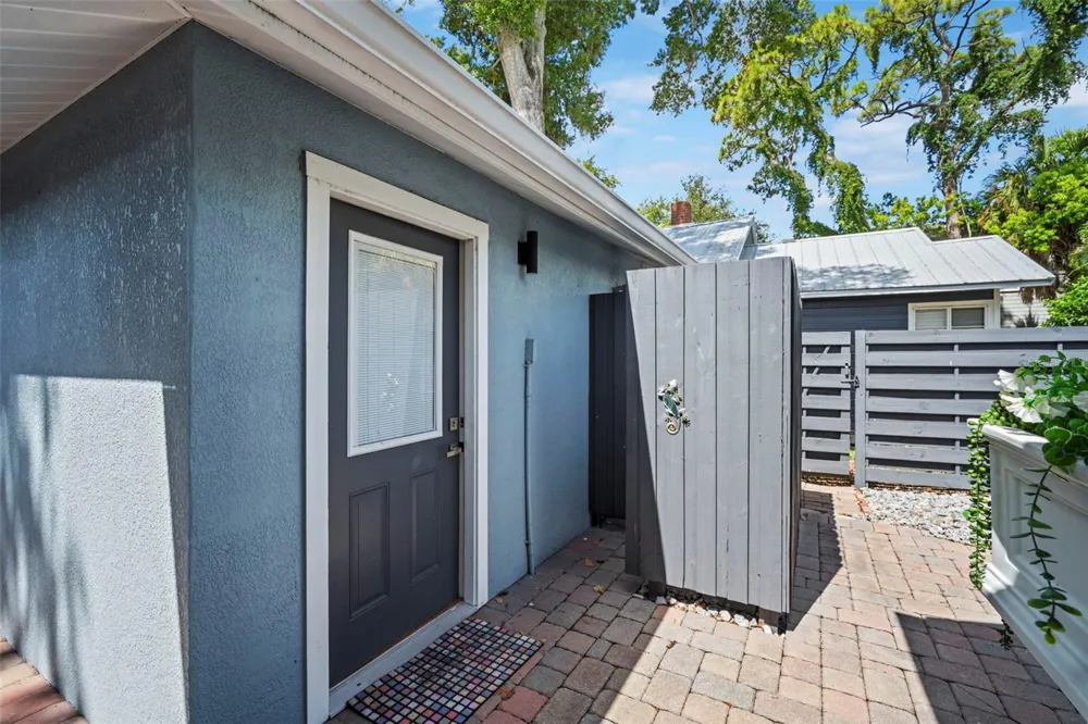 1841 LAUREL STREET Sarasota, FL 34236