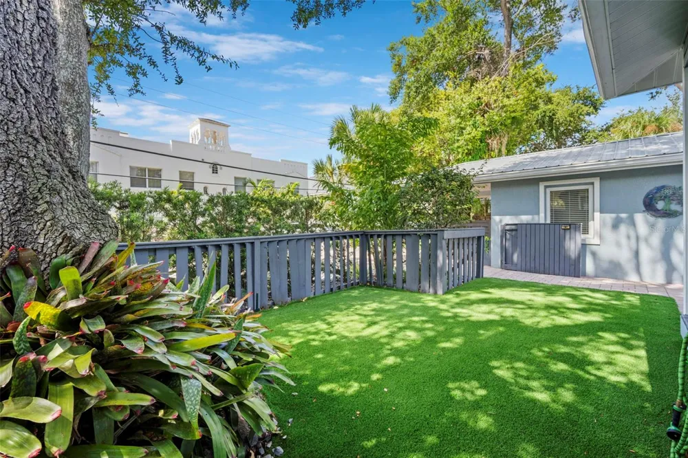 1841 LAUREL STREET Sarasota, FL 34236