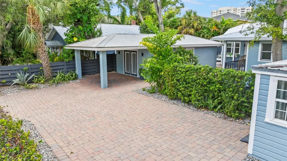 1841 LAUREL STREET Sarasota, FL 34236