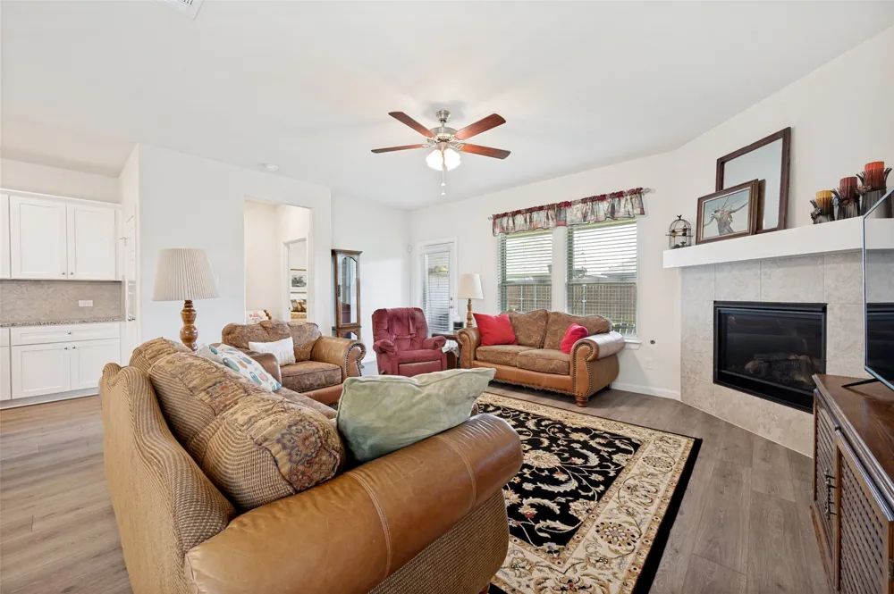 413 Wiggins Way Van Alstyne, TX 75495