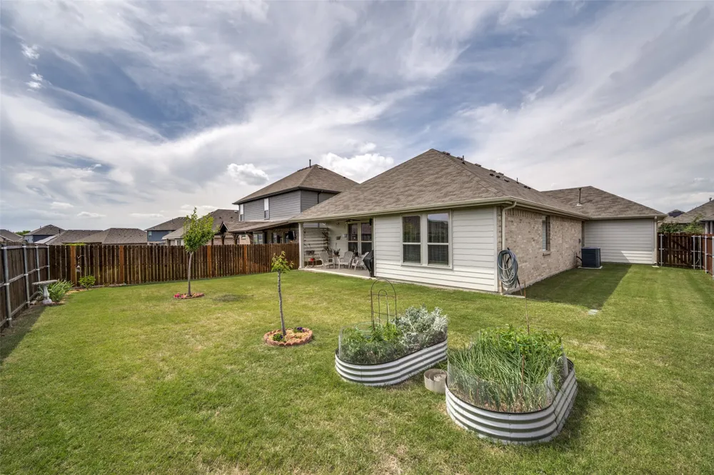 413 Wiggins Way Van Alstyne, TX 75495
