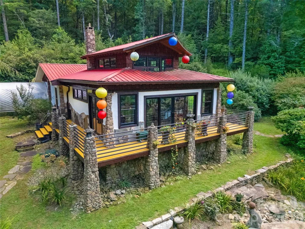 87 Old Chimney Lane Cedar Mountain, NC 28718