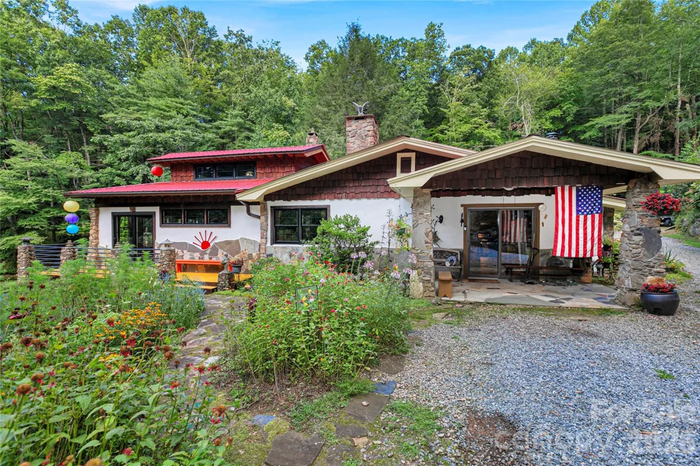 87 Old Chimney Lane Cedar Mountain, NC 28718