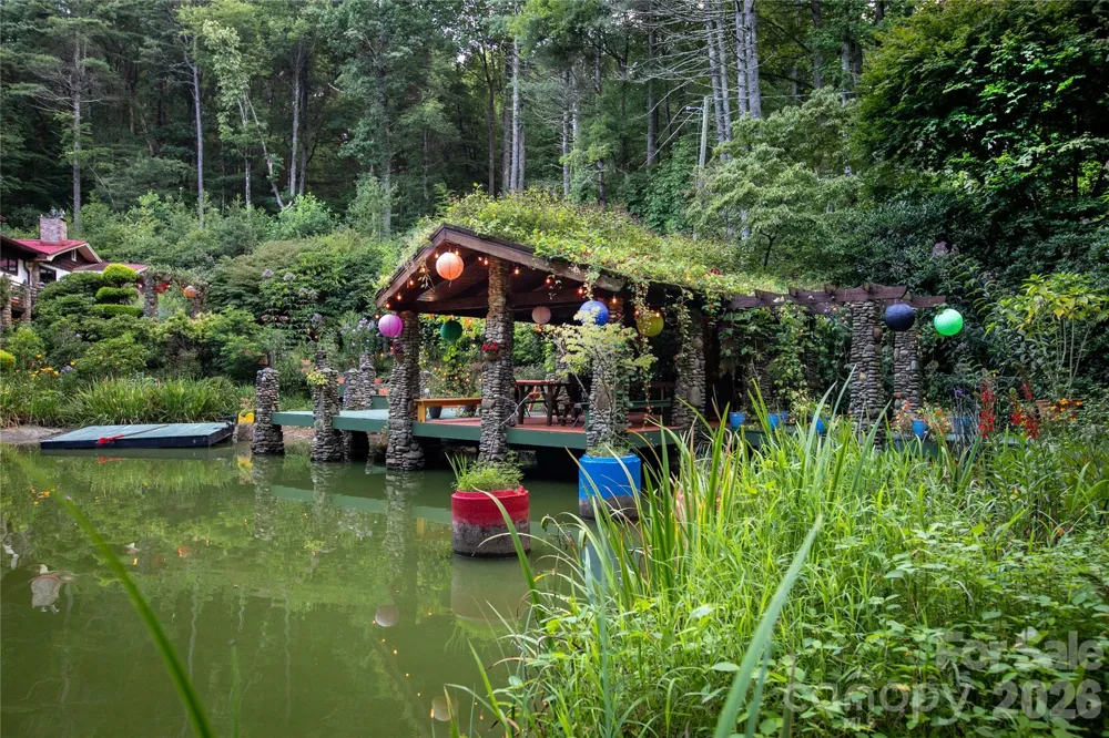 87 Old Chimney Lane Cedar Mountain, NC 28718