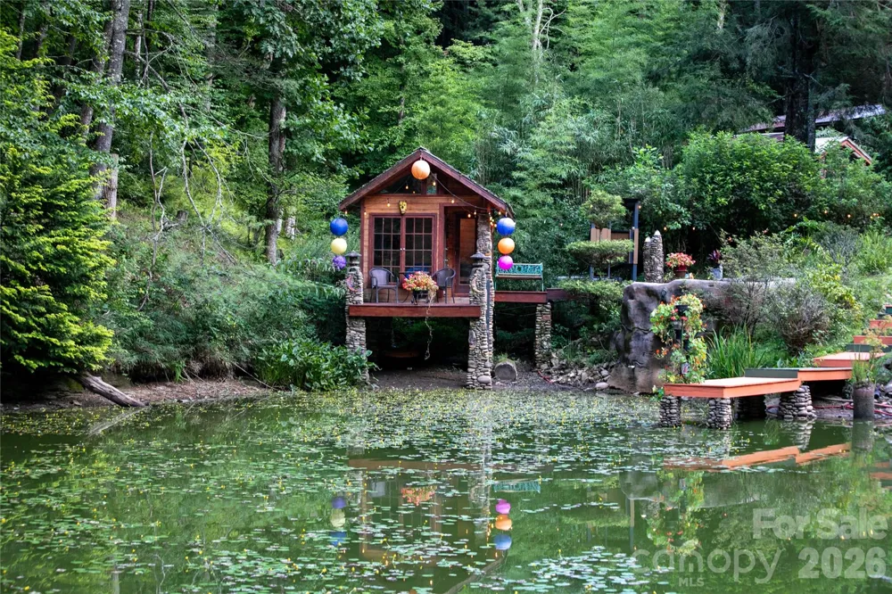 87 Old Chimney Lane Cedar Mountain, NC 28718