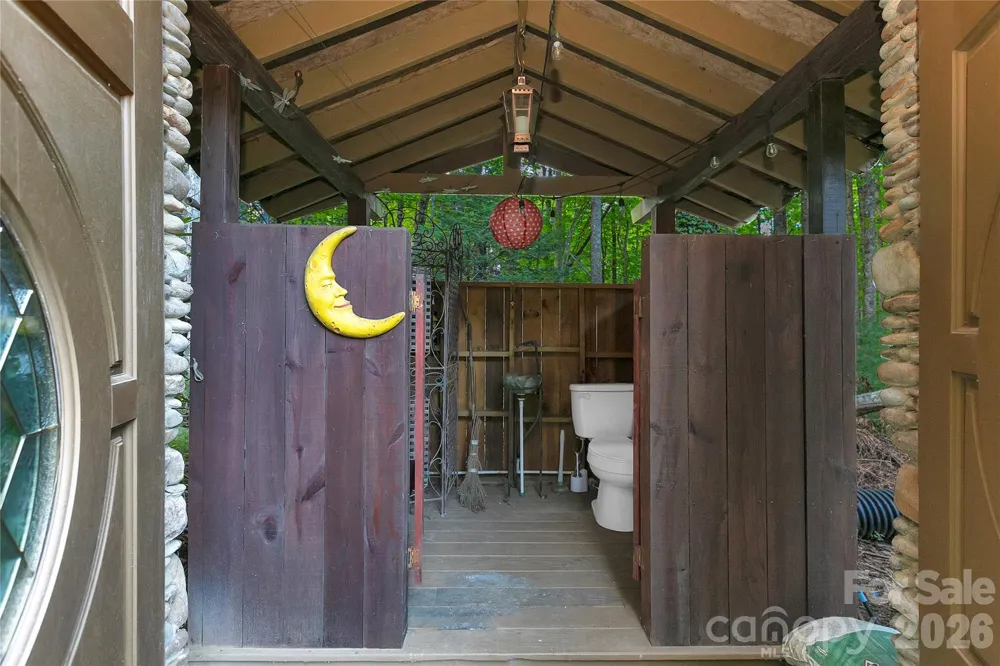 87 Old Chimney Lane Cedar Mountain, NC 28718