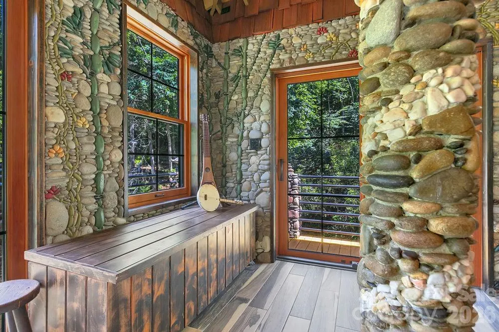 87 Old Chimney Lane Cedar Mountain, NC 28718