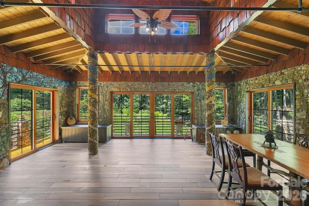 87 Old Chimney Lane Cedar Mountain, NC 28718