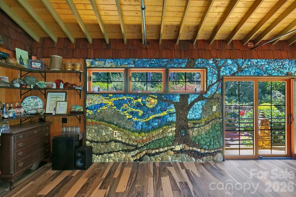 87 Old Chimney Lane Cedar Mountain, NC 28718