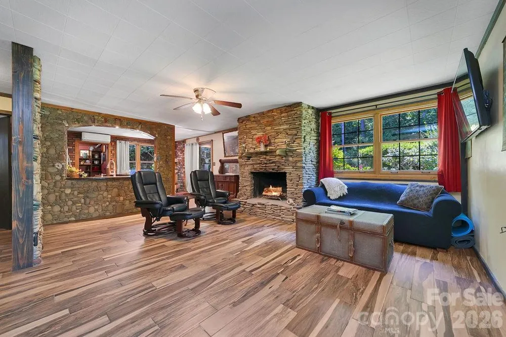 87 Old Chimney Lane Cedar Mountain, NC 28718
