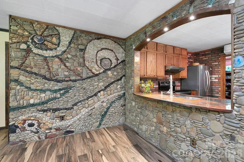 87 Old Chimney Lane Cedar Mountain, NC 28718