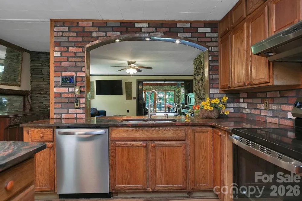 87 Old Chimney Lane Cedar Mountain, NC 28718