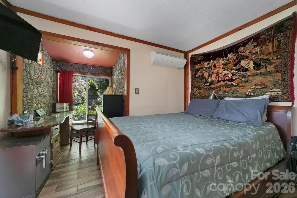 87 Old Chimney Lane Cedar Mountain, NC 28718