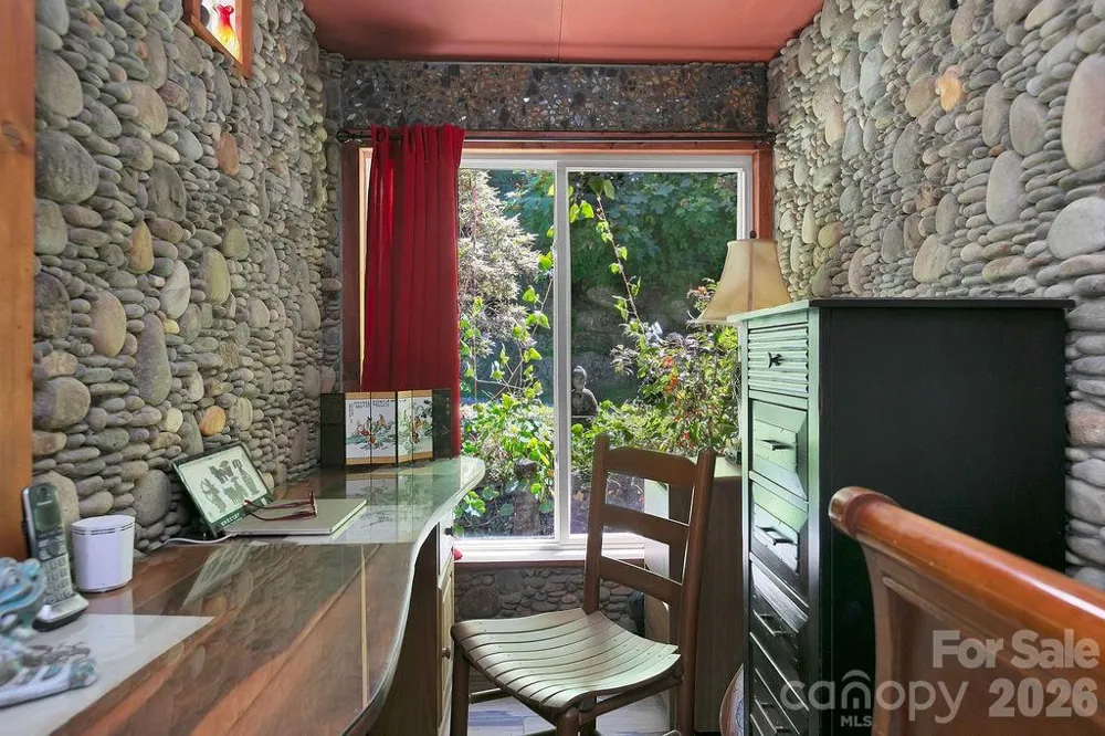 87 Old Chimney Lane Cedar Mountain, NC 28718