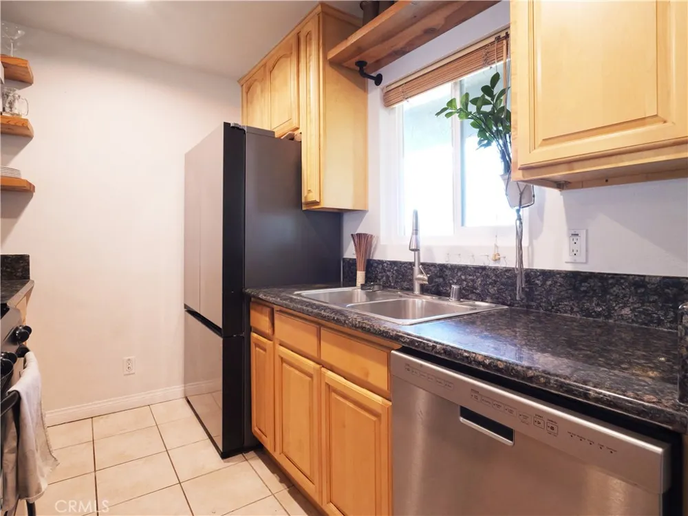 453 Almond Avenue #6 Long Beach, CA 90802
