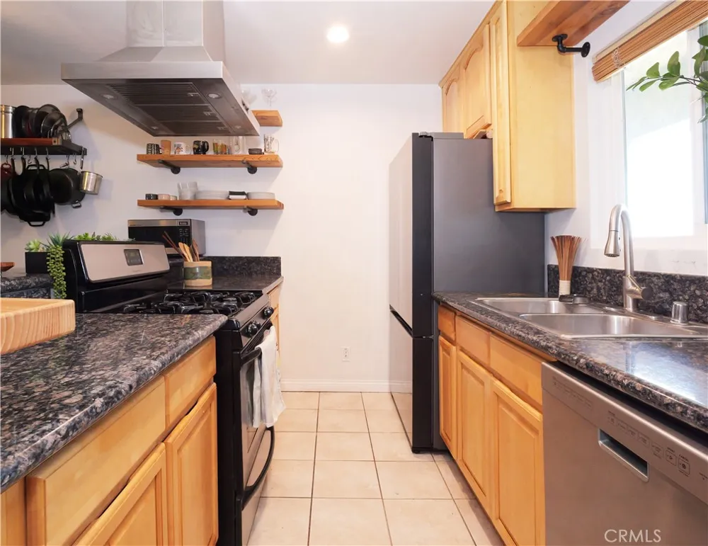 453 Almond Avenue #6 Long Beach, CA 90802