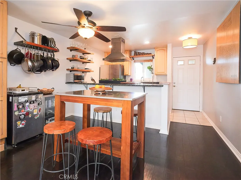 453 Almond Avenue #6 Long Beach, CA 90802